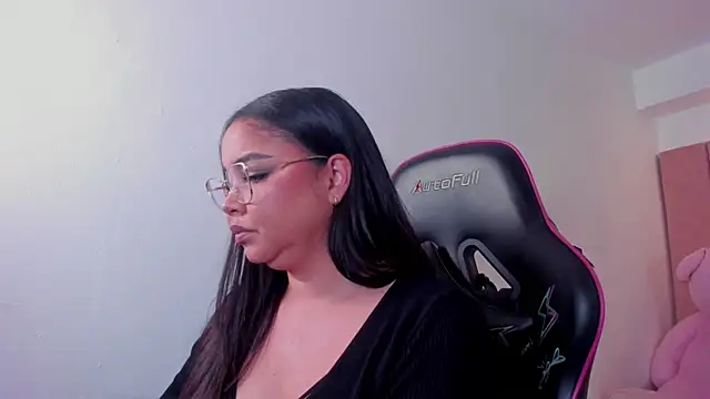 manuela norton online show from September 25, 2025, 4:24 pm