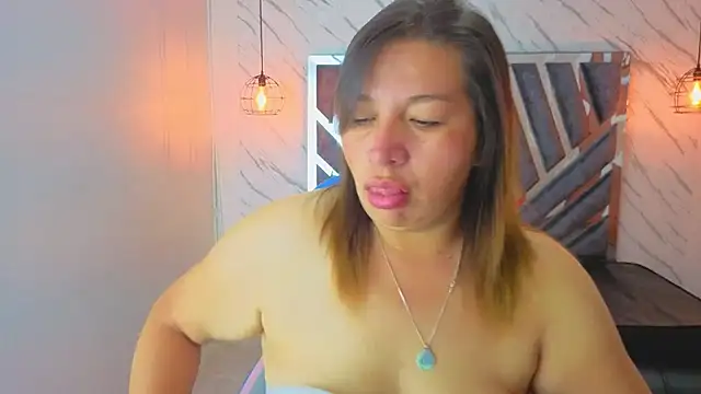 MaylinRosse  online show from June 24, 2026, 6:50 pm