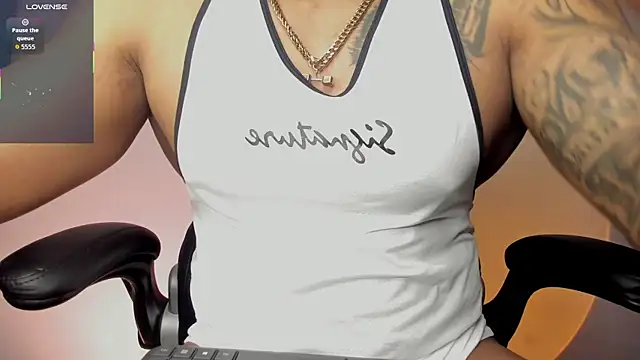 chrizmacgregor online show from October 7, 2025, 11:28 pm