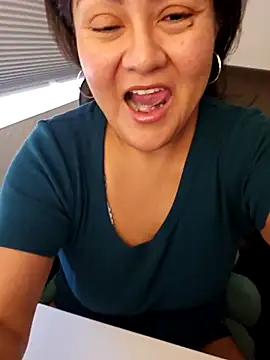 Snapshot of sw33th3art chatting on October 1, 2025, 6:34 pm sw33th3art online show from October 1, 2025, 6:34 pm