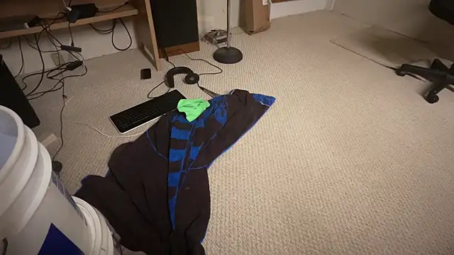 Doanything4you online show from March 9, 2026, 11:08 pm