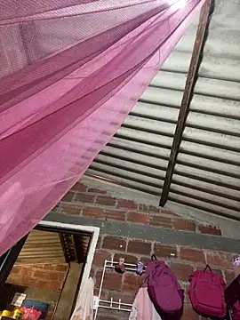 Snapshot of lunasexyhot18 chatting on November 4, 2025, 5:28 pm lunasexyhot18 online show from November 4, 2025, 5:28 pm