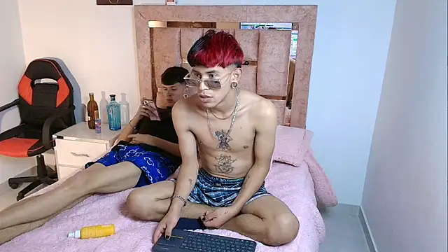 Snapshot of DemianSalvatore chatting on November 19, 2025, 10:32 pm DemianSalvatore online show from November 19, 2025, 10:32 pm