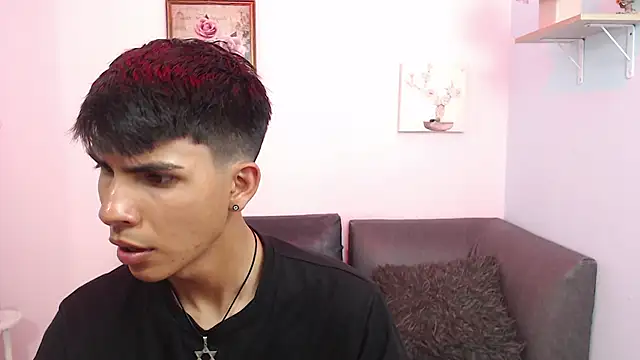 Snapshot of David_925_ chatting on October 9, 2025, 4:24 am David 925 online show from October 9, 2025, 4:24 am