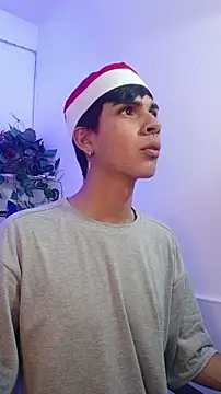 Snapshot of David_925_ chatting on December 1, 2025, 9:48 pm David 925 online show from December 1, 2025, 9:48 pm