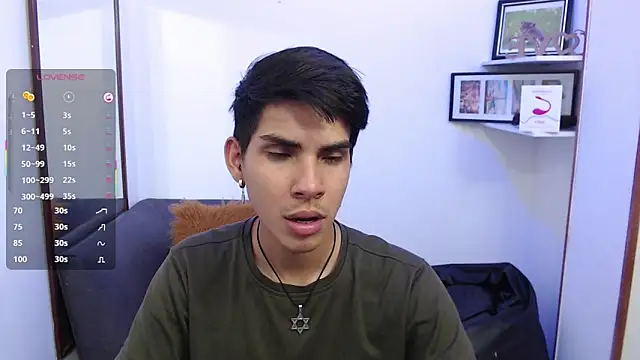 Snapshot of David_925_ chatting on November 21, 2025, 3:27 am David 925 online show from November 21, 2025, 3:27 am