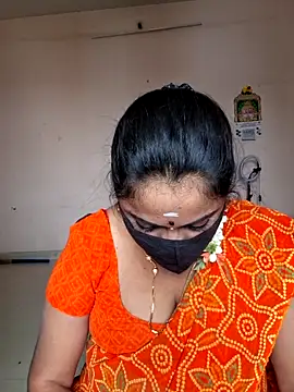 queendivya online show from June 14, 2026, 4:57 am