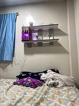 Snapshot of Noamilk chatting on February 8, 2026, 5:49 am Noamilk online show from February 8, 2026, 5:49 am