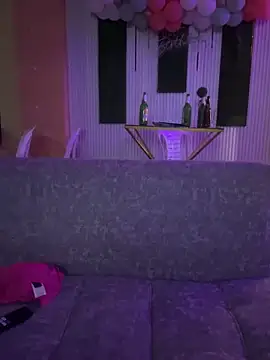 Snapshot of Noamilk chatting on February 22, 2026, 10:50 am Noamilk online show from February 22, 2026, 10:50 am