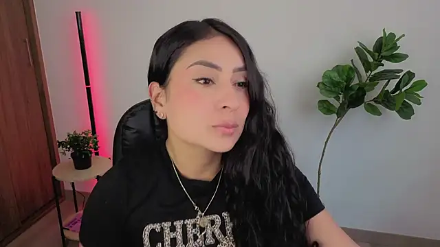 Snapshot of amyross_s1 chatting on October 8, 2025, 8:53 pm amyross s1 online show from October 8, 2025, 8:53 pm