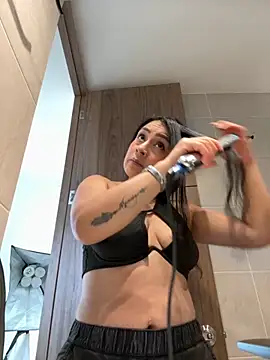 Snapshot of amyross_s1 chatting on October 11, 2025, 4:08 pm amyross s1 online show from October 11, 2025, 4:08 pm