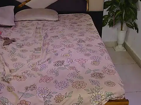 Snapshot of Lovelyy-couple chatting on November 17, 2025, 11:36 am Lovelyy-couple online show from November 17, 2025, 11:36 am