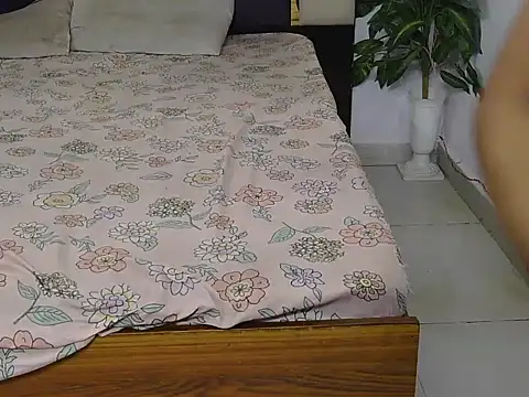 Snapshot of Lovelyy-couple chatting on November 15, 2025, 11:03 am Lovelyy-couple online show from November 15, 2025, 11:03 am