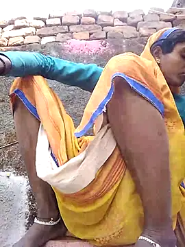 Snapshot of Hot_reshmaji chatting on November 14, 2025, 5:11 am Hot reshmaji online show from November 14, 2025, 5:11 am