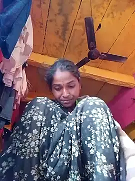 Snapshot of Hot_reshmaji chatting on November 17, 2025, 3:32 am Hot reshmaji online show from November 17, 2025, 3:32 am