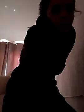 nenalinda69 online show from November 14, 2025, 7:50 pm