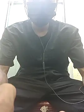 Snapshot of crish09 chatting on June 3, 2026, 6:25 am crish09 online show from June 3, 2026, 6:25 am