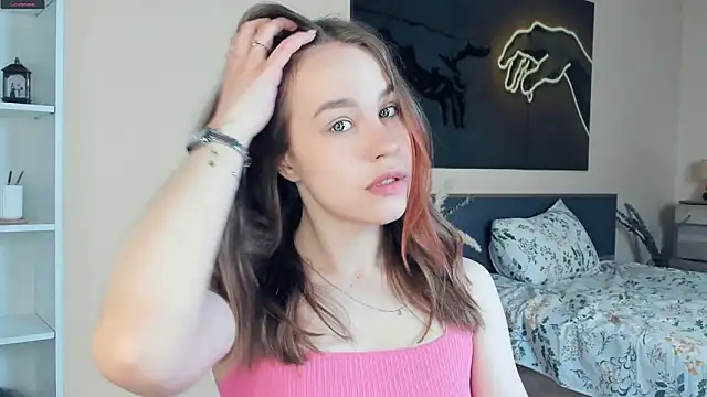 MaliaBourraine online show from April 28, 2026, 7:13 am