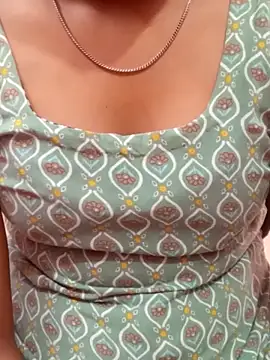 pari rani7 online show from March 9, 2026, 3:32 am