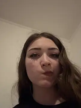 EllaClarke online show from April 17, 2026, 3:26 pm