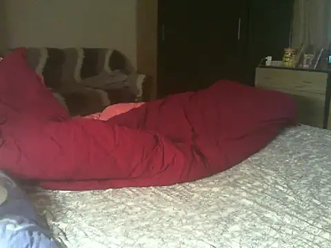 Lauray1 online show from November 28, 2025, 5:02 pm