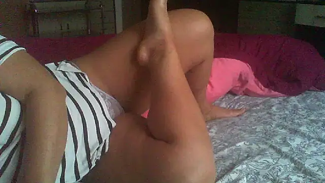 Lauray1 online show from February 8, 2026, 6:11 am