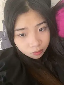 Snapshot of -Tania- chatting on November 18, 2025, 9:12 am -Tania- online show from November 18, 2025, 9:12 am