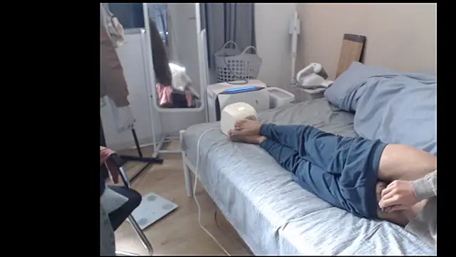 leeyoung  online show from March 6, 2026, 6:19 am