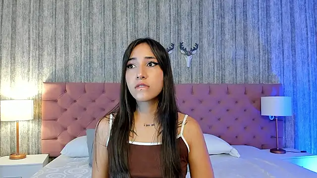 LiaaTurner online show from February 3, 2026, 8:25 pm