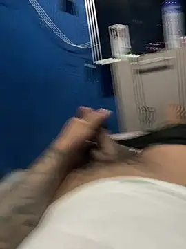 Alangostoso092 online show from April 3, 2026, 6:14 pm