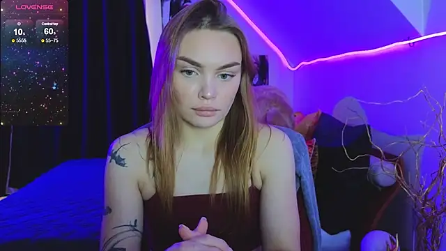 KitsyMoore online show from October 15, 2025, 1:19 pm