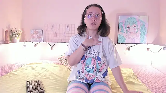 Kitty NaNa online show from November 19, 2025, 2:28 pm