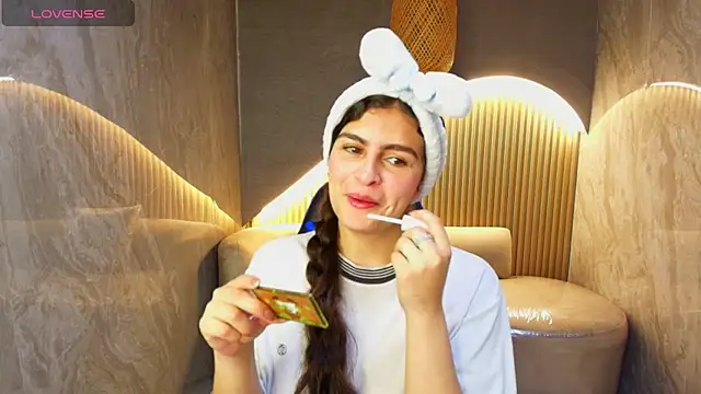 dany r  online show from October 21, 2025, 1:10 pm