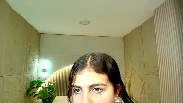 dany r  online show from March 18, 2026, 1:13 pm