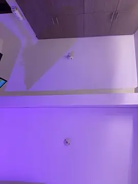 Mericute  online show from November 18, 2025, 3:10 am