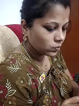 sweetqueen143 online show from April 20, 2026, 2:58 am