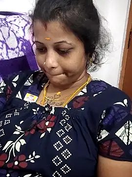 sweetqueen143 online show from May 6, 2026, 5:55 am
