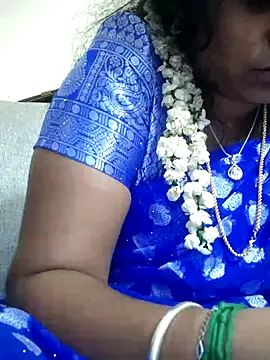 sweetqueen143 online show from October 6, 2025, 6:30 pm