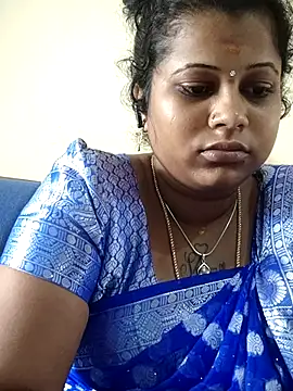 sweetqueen143 online show from October 15, 2025, 5:06 am