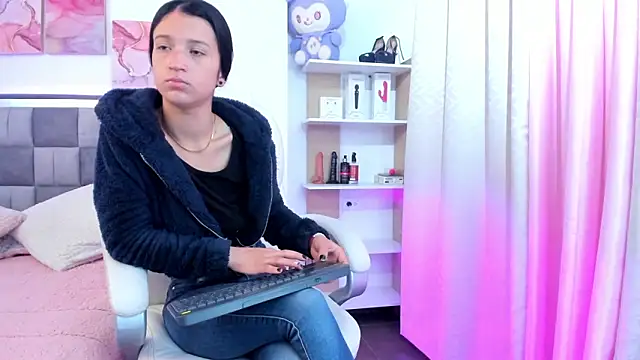 alinablush online show from October 7, 2025, 1:12 pm