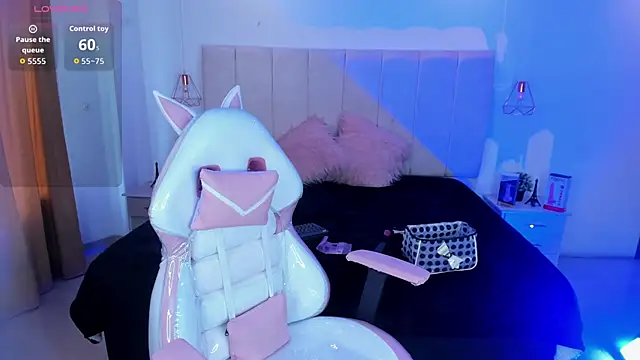 Snapshot of Gyal_8_ chatting on November 24, 2025, 7:58 pm Gyal 8 online show from November 24, 2025, 7:58 pm