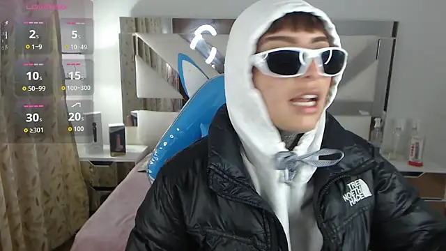 Snapshot of Gyal_8_ chatting on November 15, 2025, 3:32 am Gyal 8 online show from November 15, 2025, 3:32 am