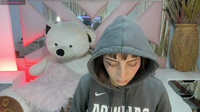 Snapshot of Gyal_8_ chatting on September 27, 2025, 3:45 am Gyal 8 online show from September 27, 2025, 3:45 am