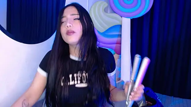 ladymooncs online show from February 4, 2026, 5:02 am