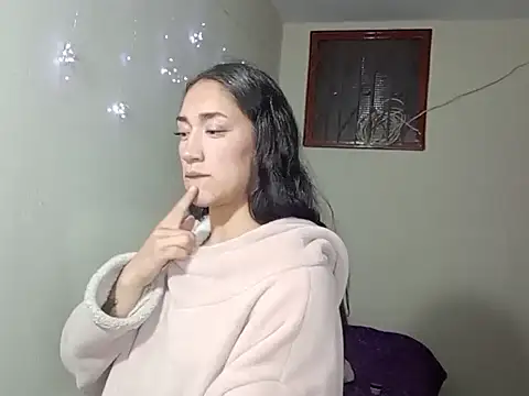 Snapshot of Miia__strog chatting on December 15, 2025, 2:28 am Miia strog online show from December 15, 2025, 2:28 am