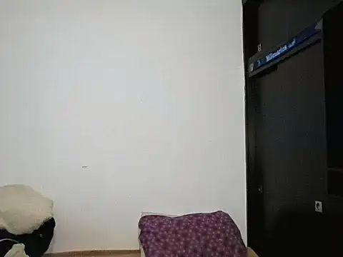 Snapshot of Miia__strog chatting on October 21, 2025, 4:06 pm Miia strog online show from October 21, 2025, 4:06 pm