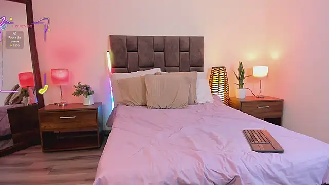 Snapshot of Aliccecullen chatting on February 17, 2026, 1:30 pm Aliccecullen online show from February 17, 2026, 1:30 pm