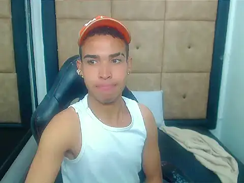PatrickXX 1 online show from September 28, 2025, 1:40 pm
