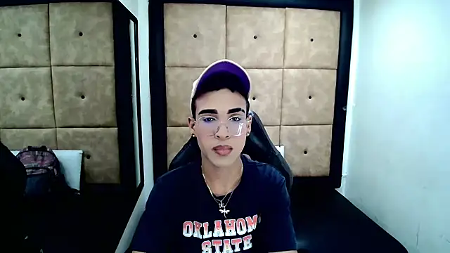 PatrickXX 1 online show from October 3, 2025, 7:37 pm