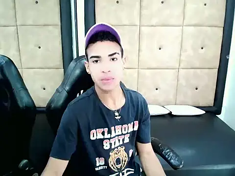 PatrickXX 1 online show from October 4, 2025, 7:48 pm
